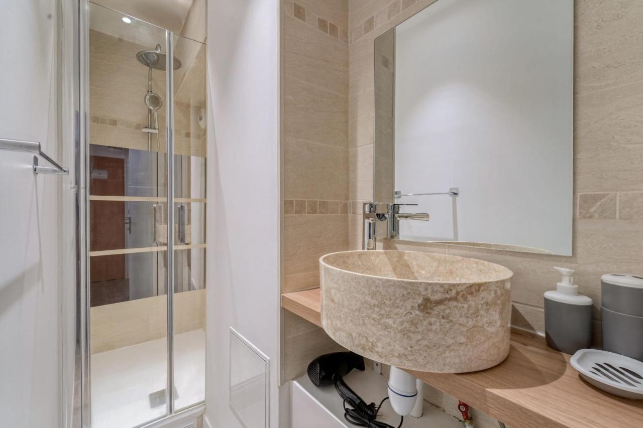 Beautiful Apartement With 2 Bedrooms In Paris Centre Kültér fotó